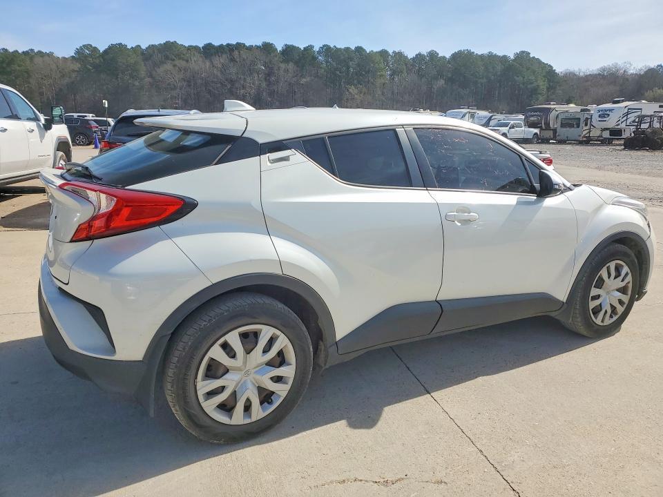 2020 Toyota C-hr le