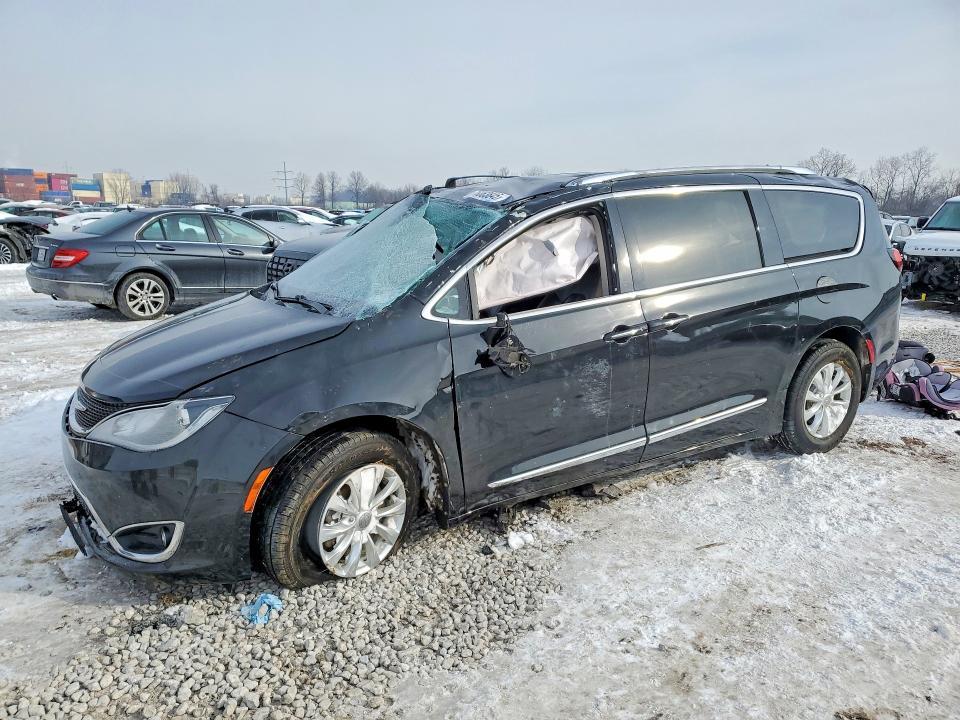 2019 Chrysler Pacifica Touring l