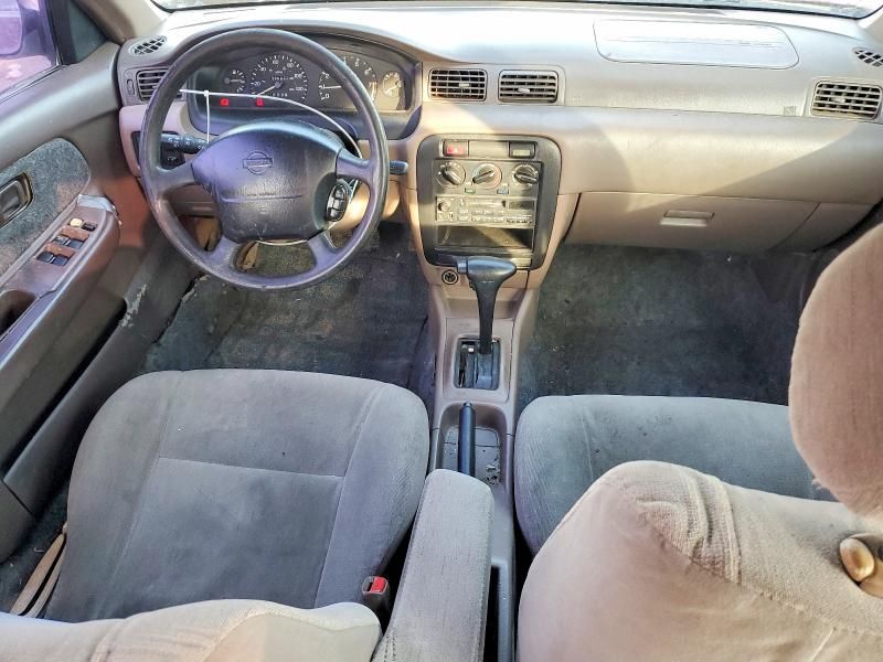 1995 Nissan Sentra Base