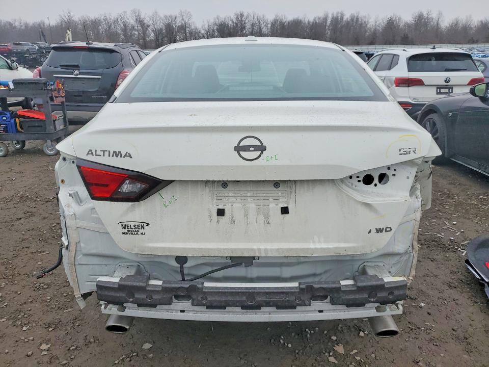 2025 Nissan Altima sr