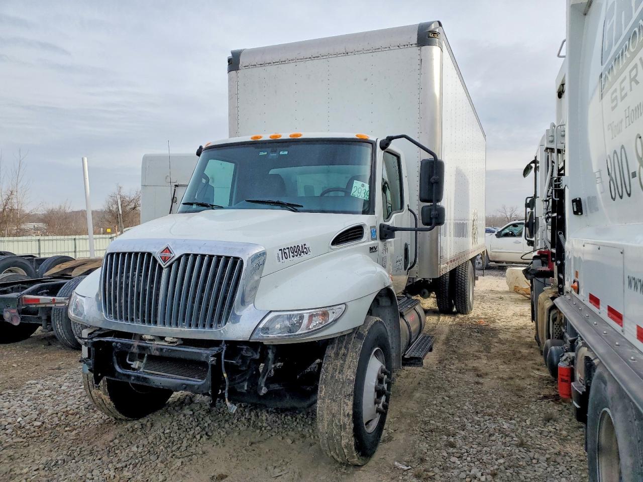 2022 International MV607 BOX Truck