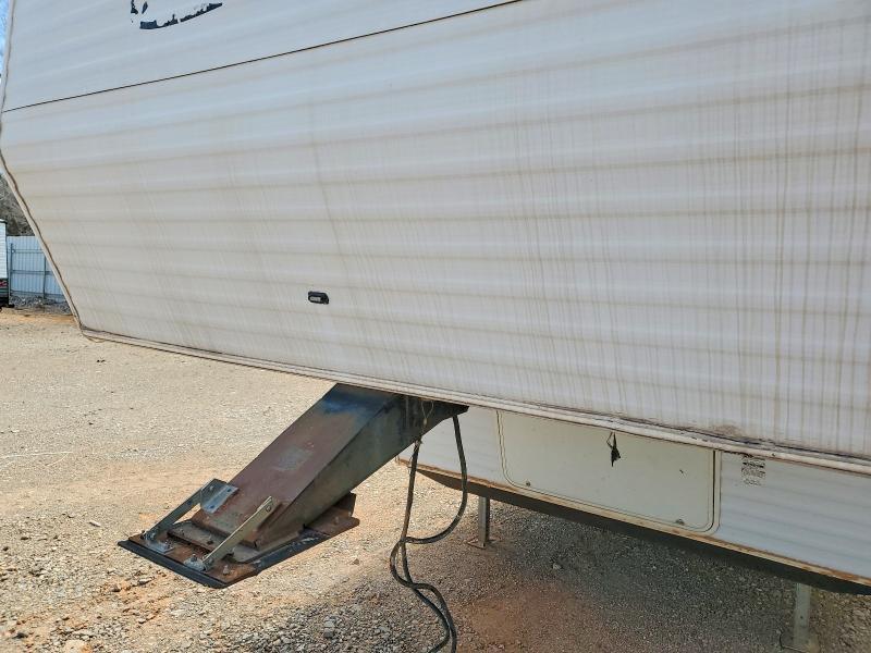 2005 KZ Recreational Vehicle (RV)-Camper