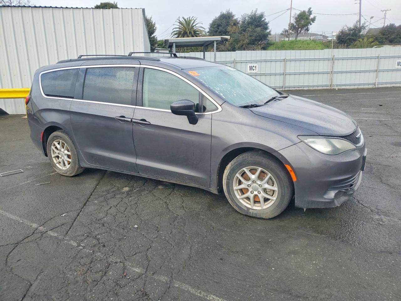 2017 Chrysler Pacifica Touring