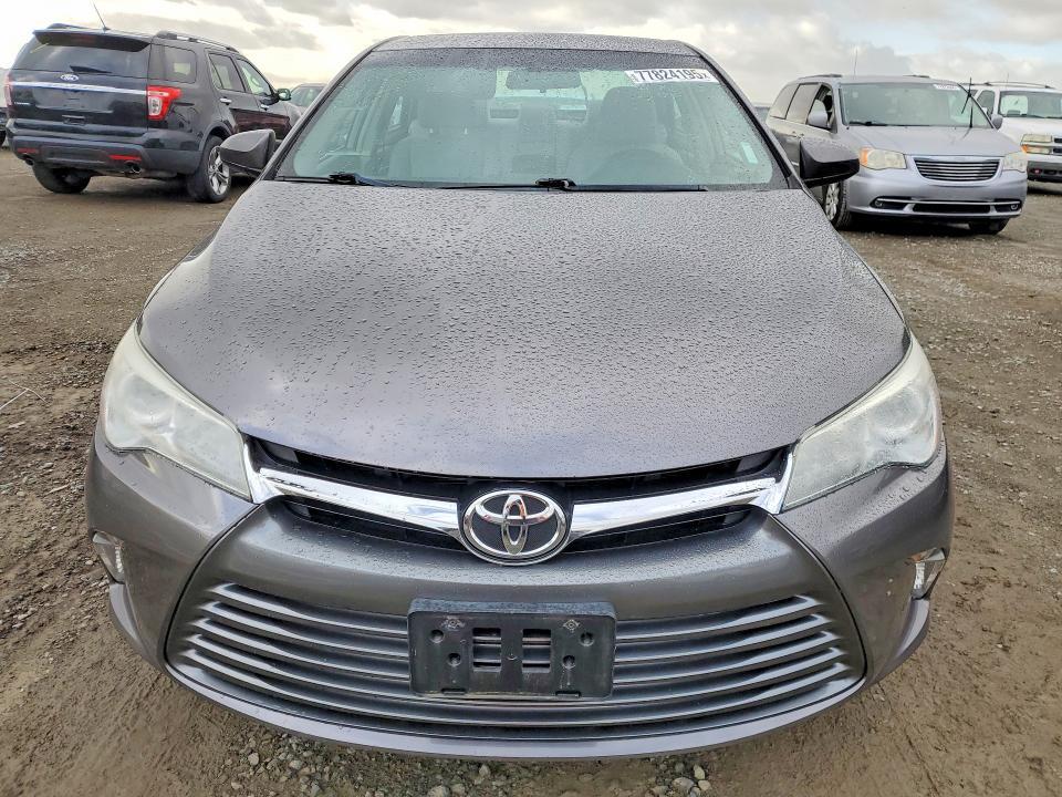 2016 Toyota Camry le