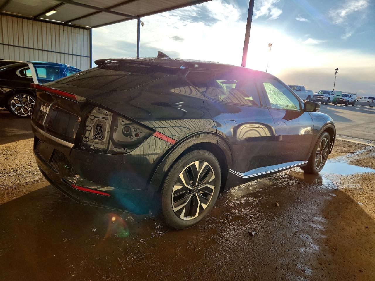 2023 KIA EV6 Light