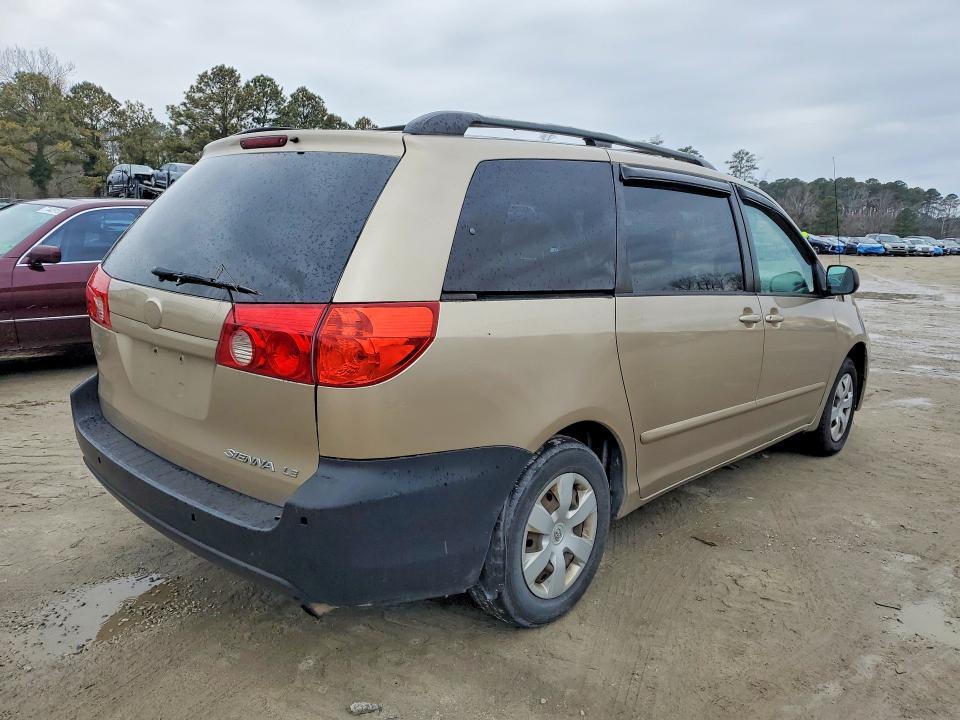 2006 Toyota Sienna le 8 Passenger