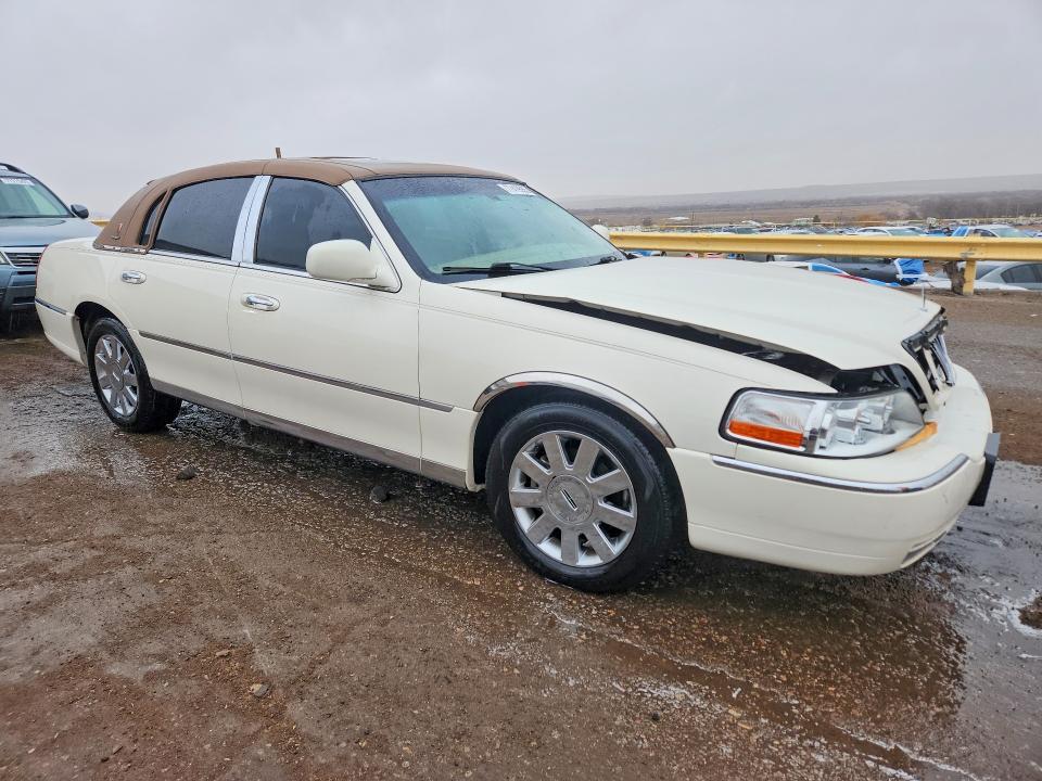 2007 Lincoln Town car Designer