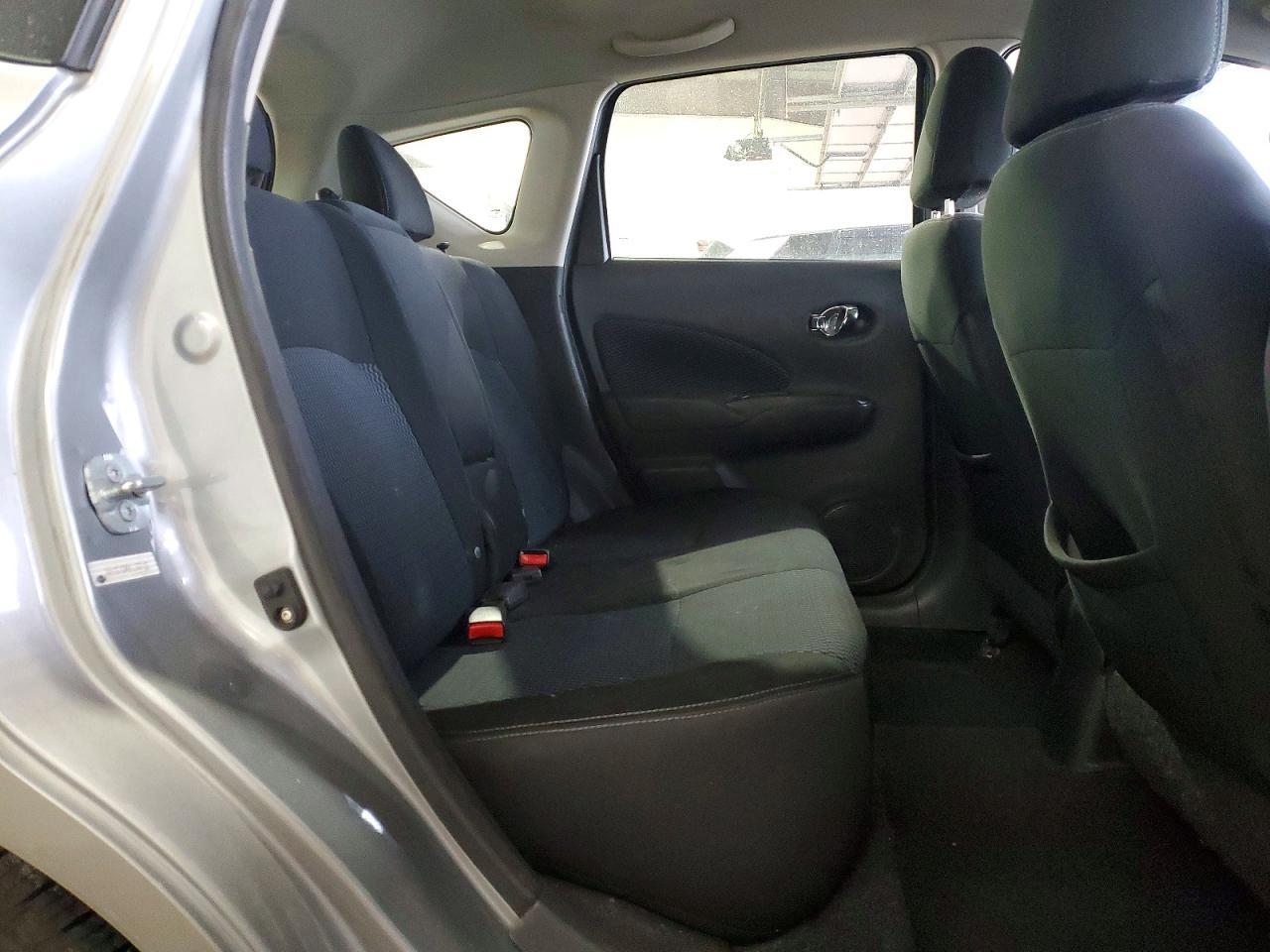 2014 Niss Versa Note sv