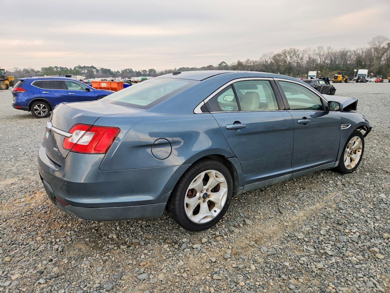 2010 Ford Taurus sel