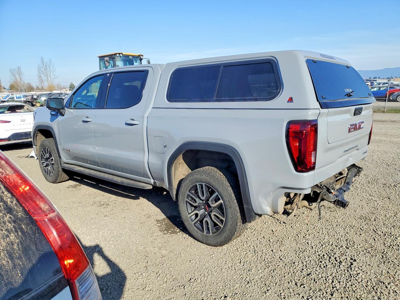 2025 GMC Sierra K1500 AT4