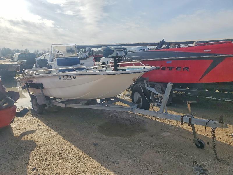 1985 Bay Hawk Industries Inc. 1985 Bay Hawk Boat