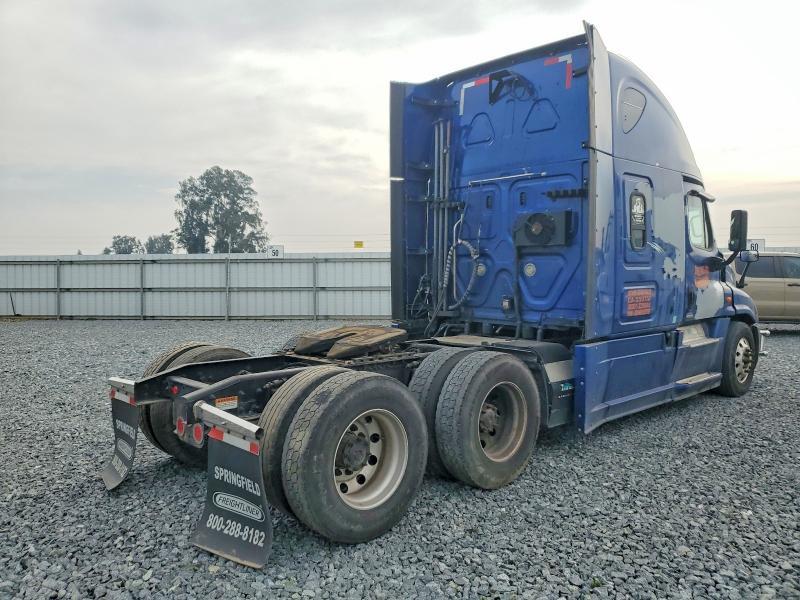 2018 Freightliner Cascadia 125 Semi Truck