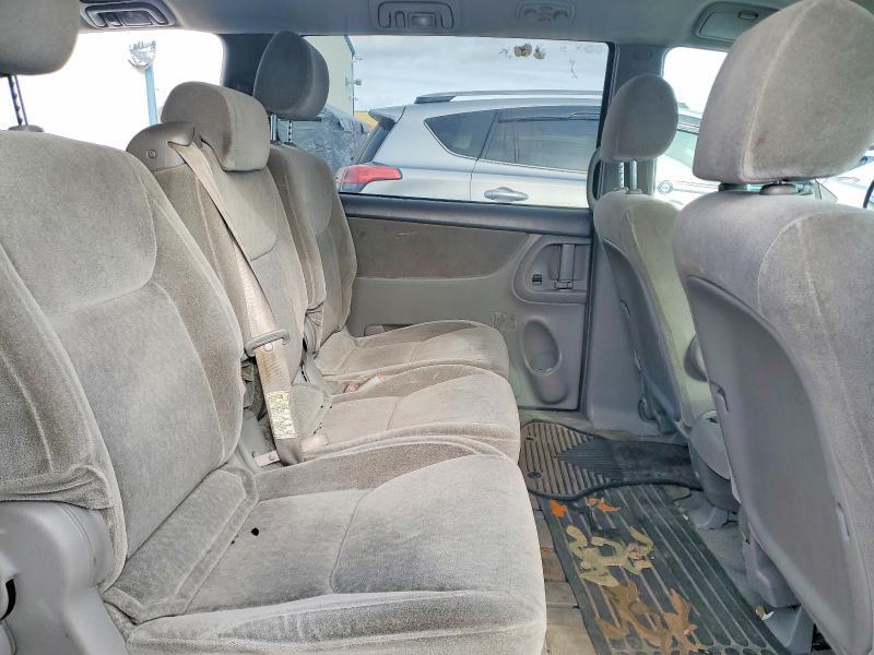 2004 Toyota Sienna ce