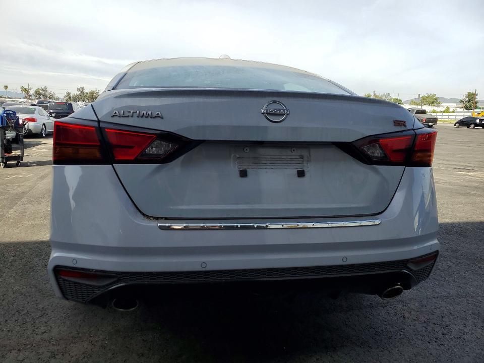 2023 Nissan Altima sr