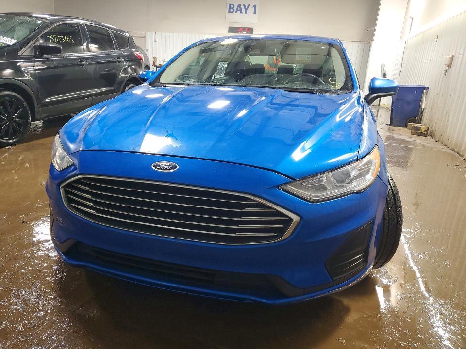 2020 Ford Fusion se