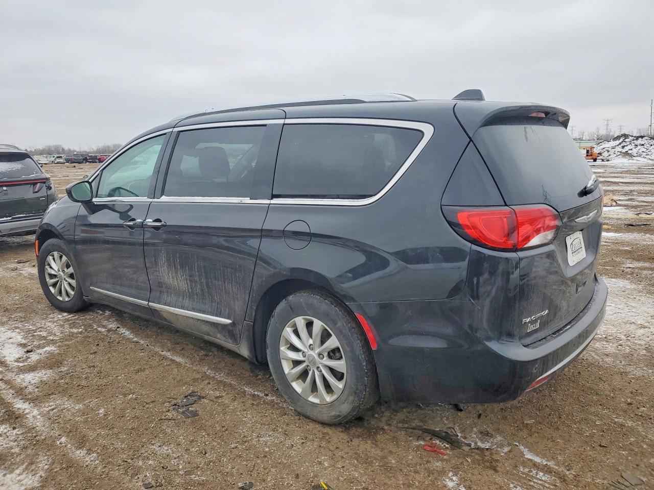 2018 Chrysler Pacifica Touring l