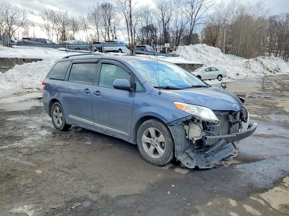 2014 Toyota Sienna le
