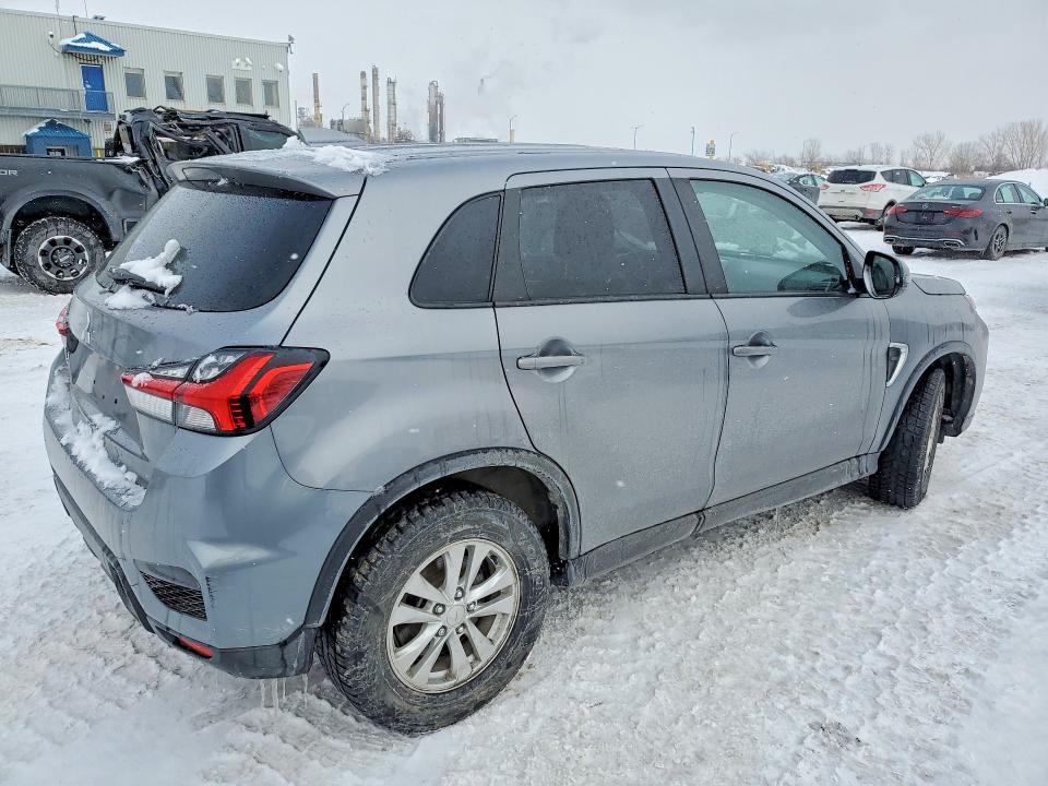 2022 Mitsubishi Rvr es