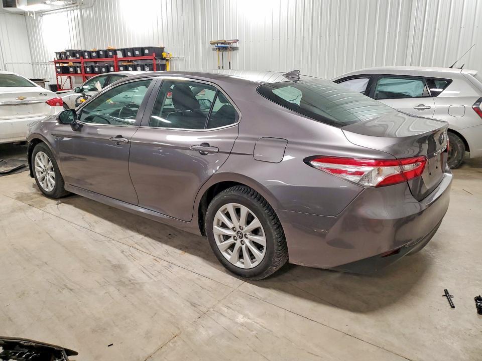 2020 Toyota Camry le