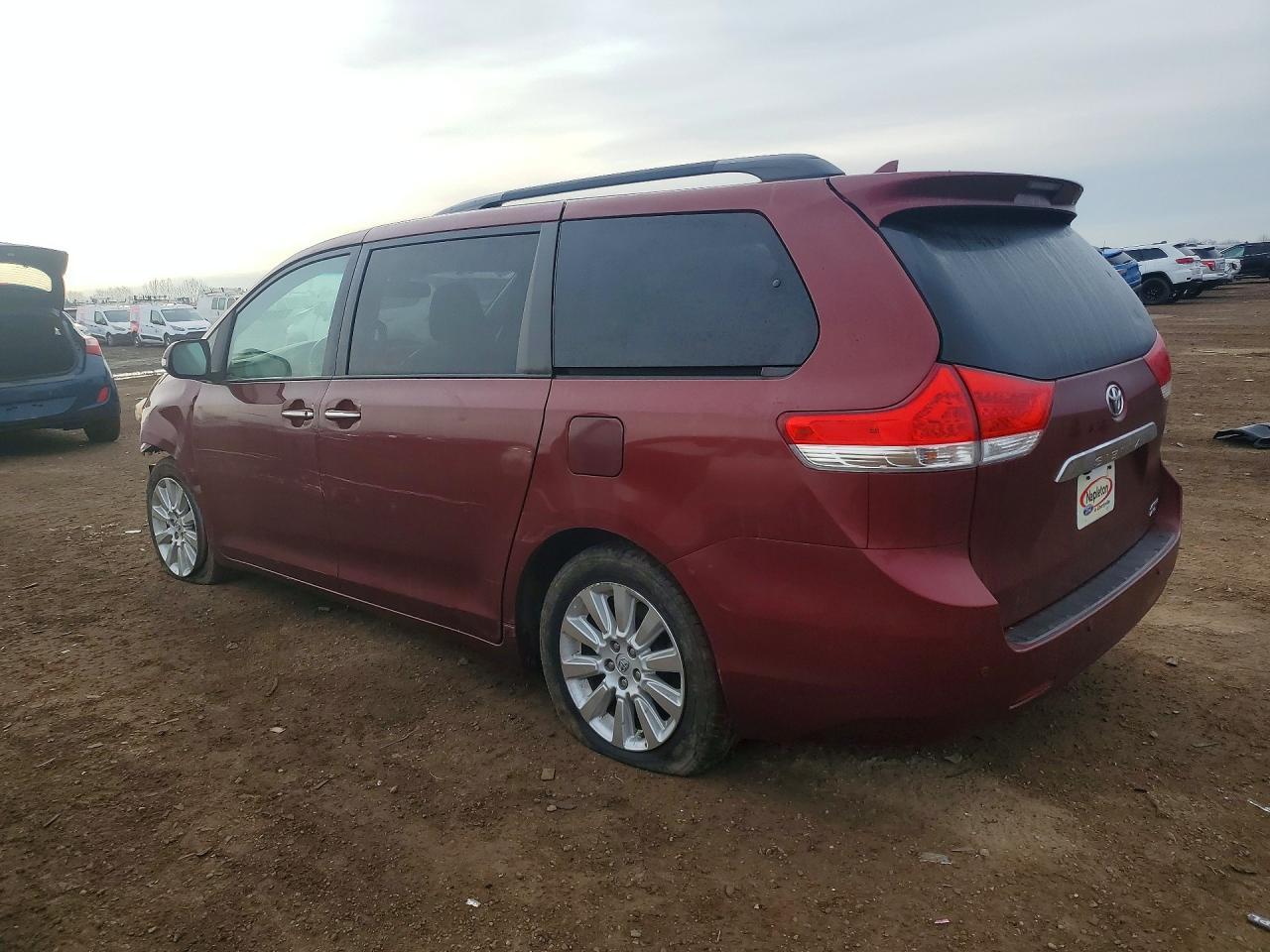 2014 Toyota Sienna xle Limited 7-passenger