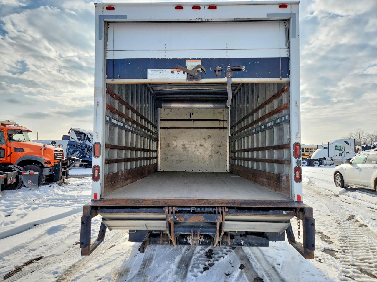 2020 Chevrolet 4500HD BOX Truck
