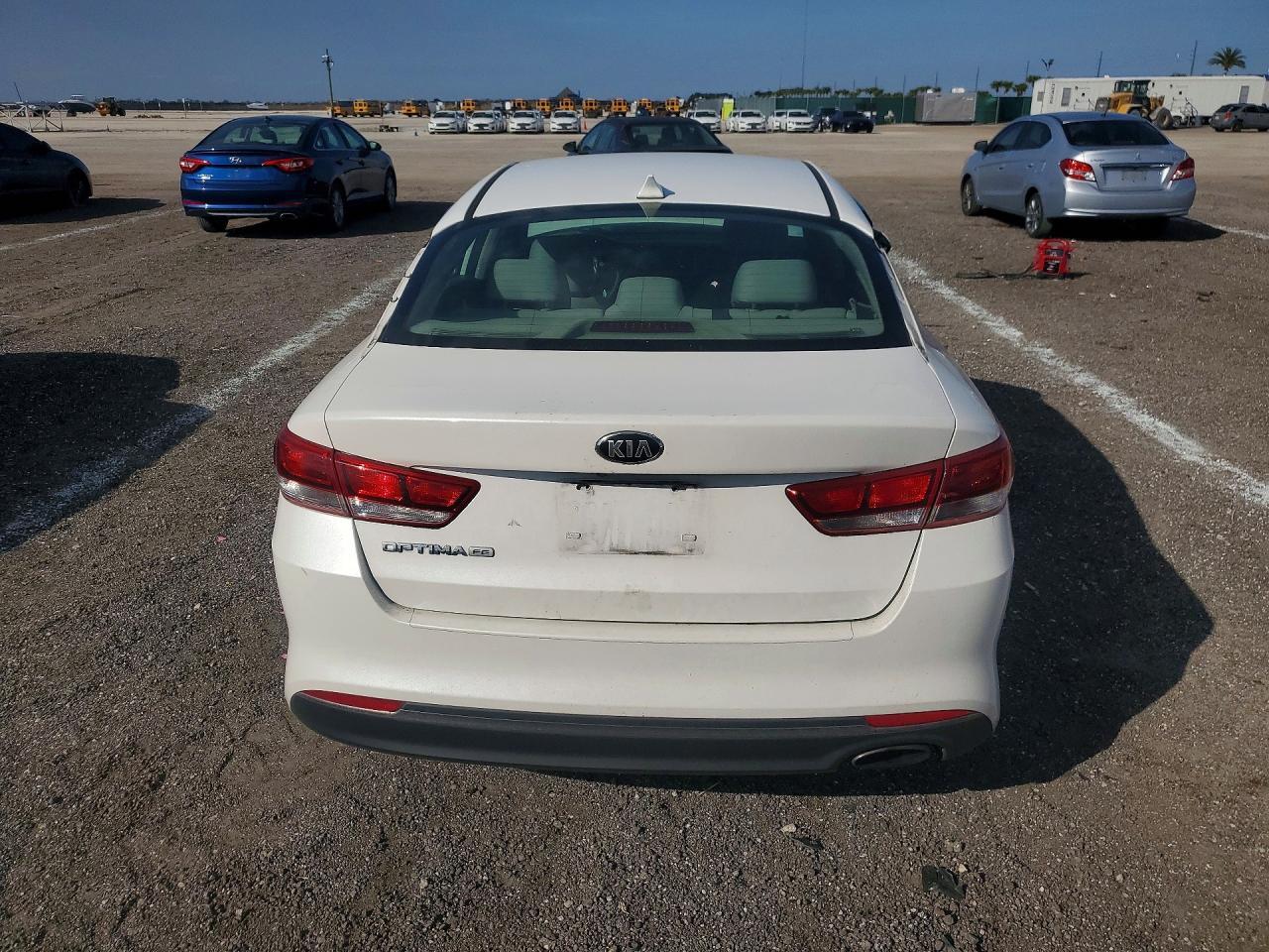 2017 KIA Optima lx