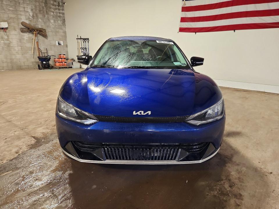 2024 KIA EV6 Wind
