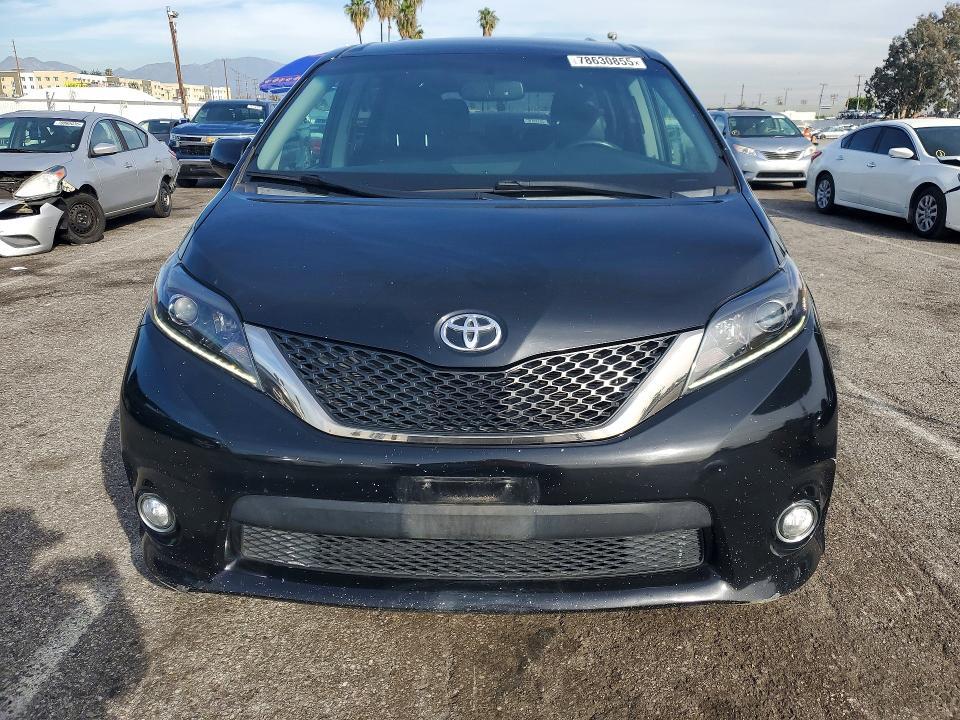 2016 Toyota Sienna se 8-passenger