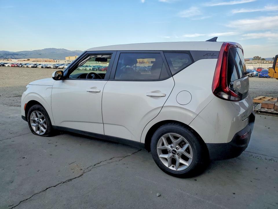 2022 KIA Soul lx
