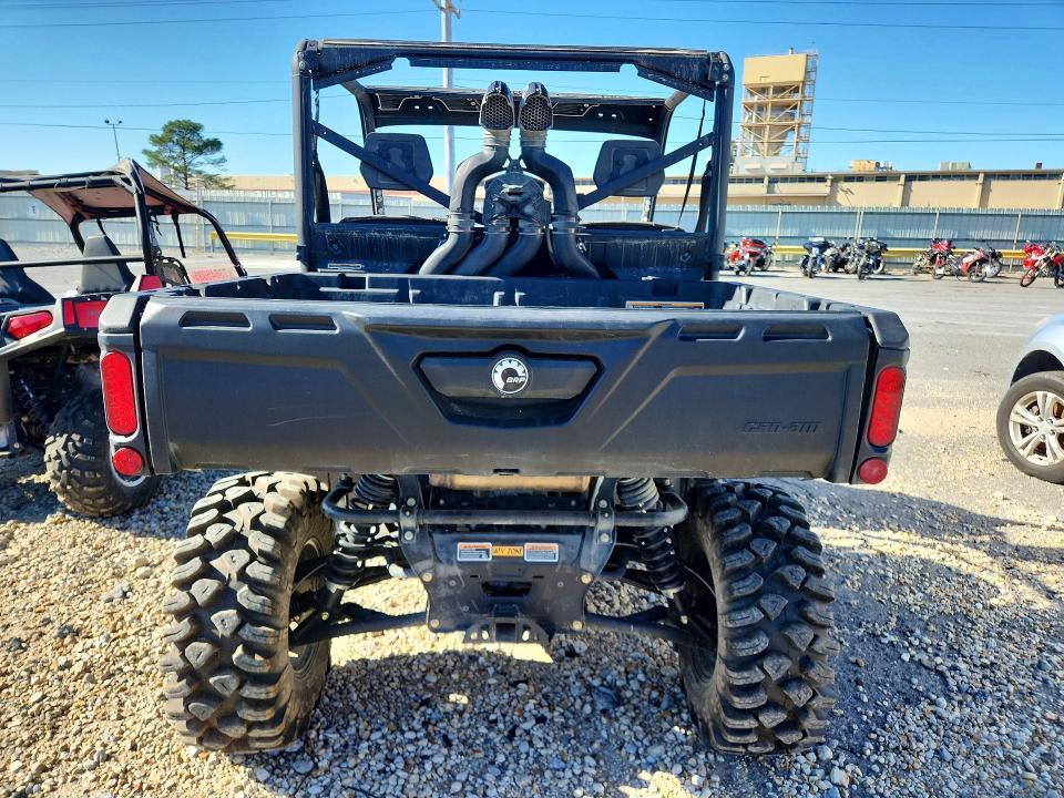 2024 Can-Am Defender x mr Hd10