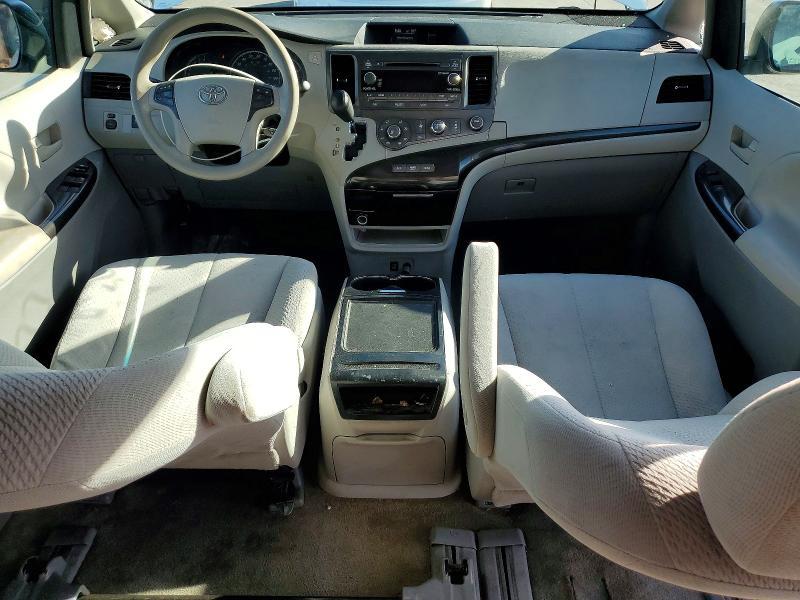 2012 Toyota Sienna le 8-passenger
