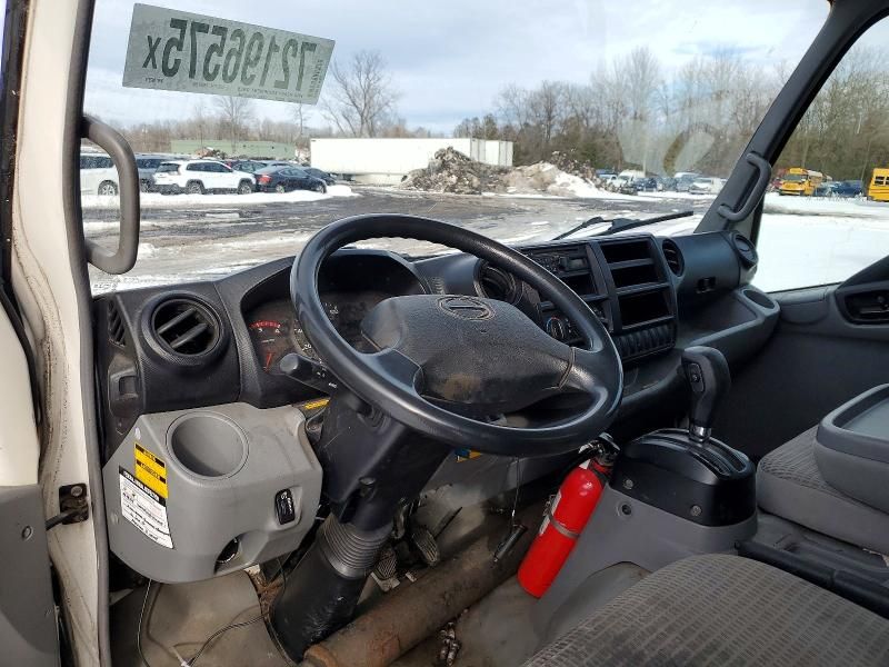 2015 Hino 195 BOX Truck