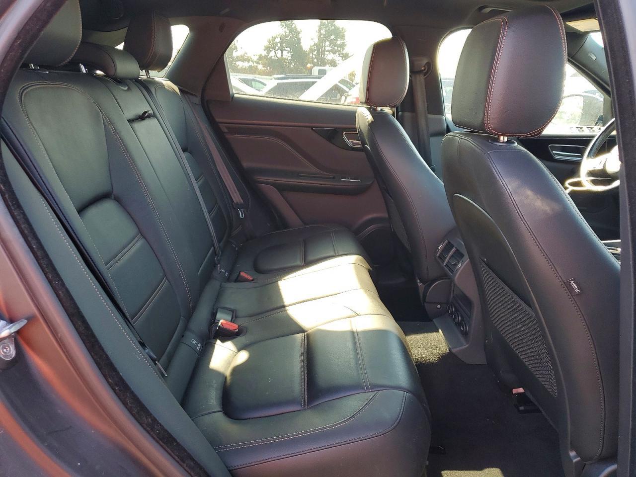 2017 Jaguar F-pace Prestige