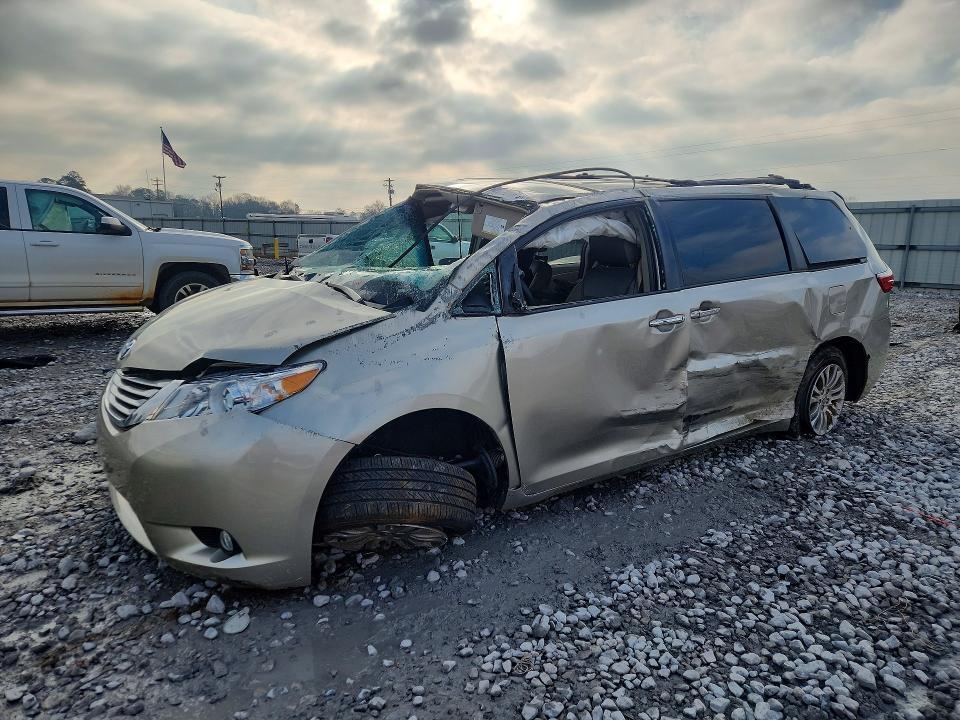 2016 Toyota Sienna xle