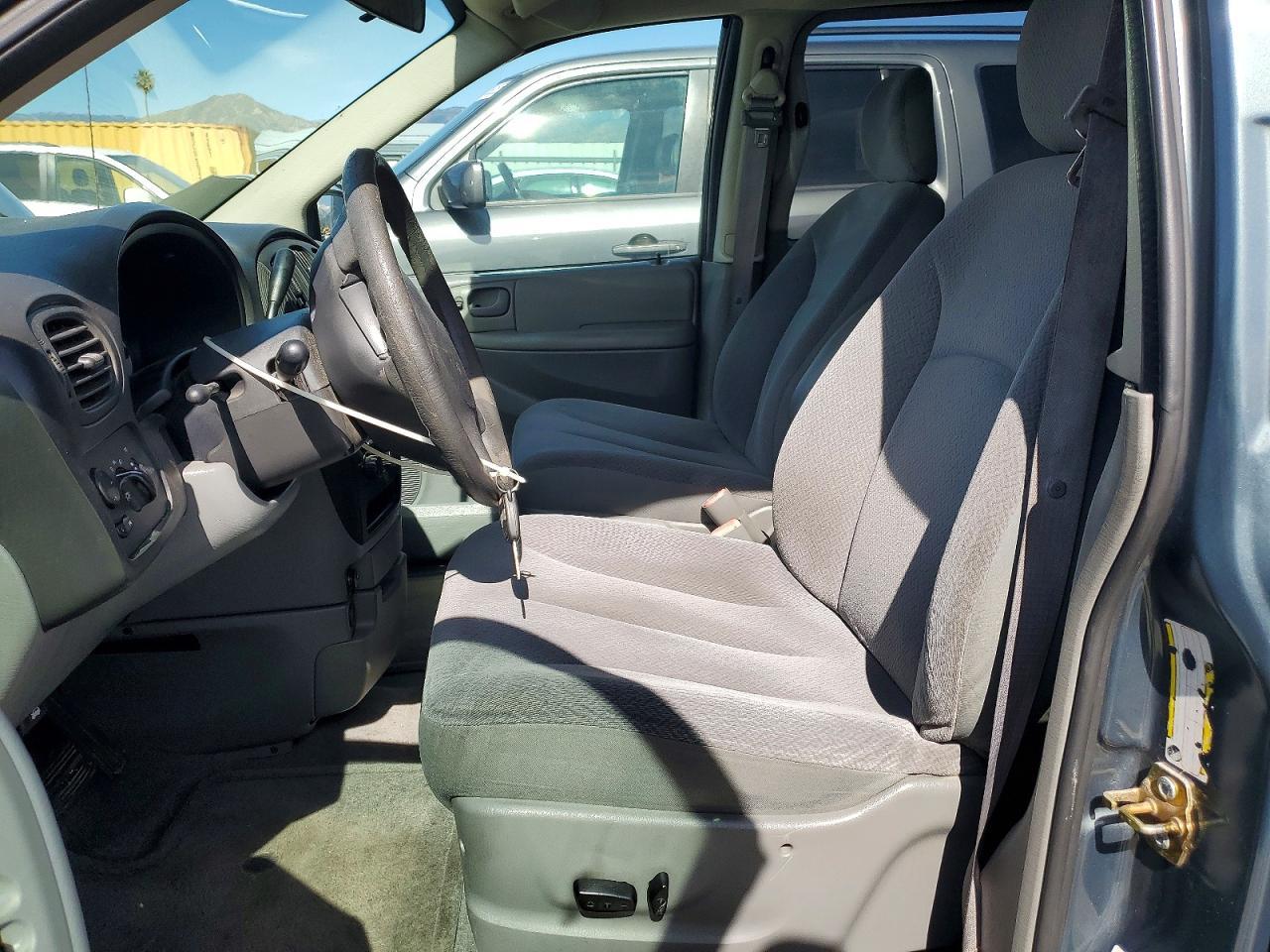 2006 Dodge Grand Caravan se