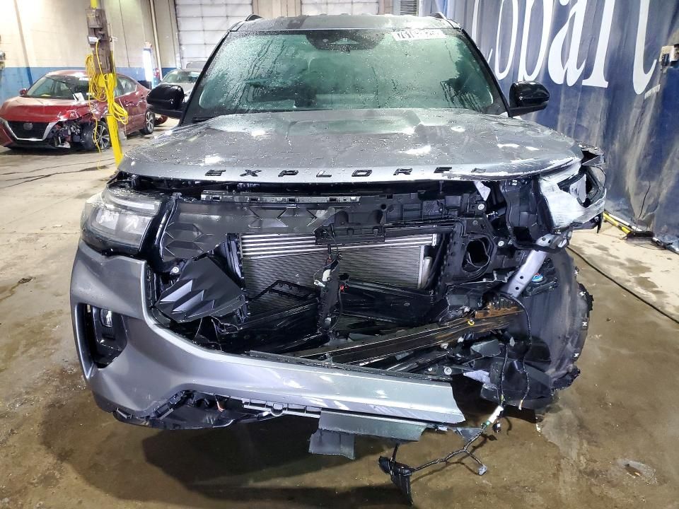 2025 Ford Explorer St-line