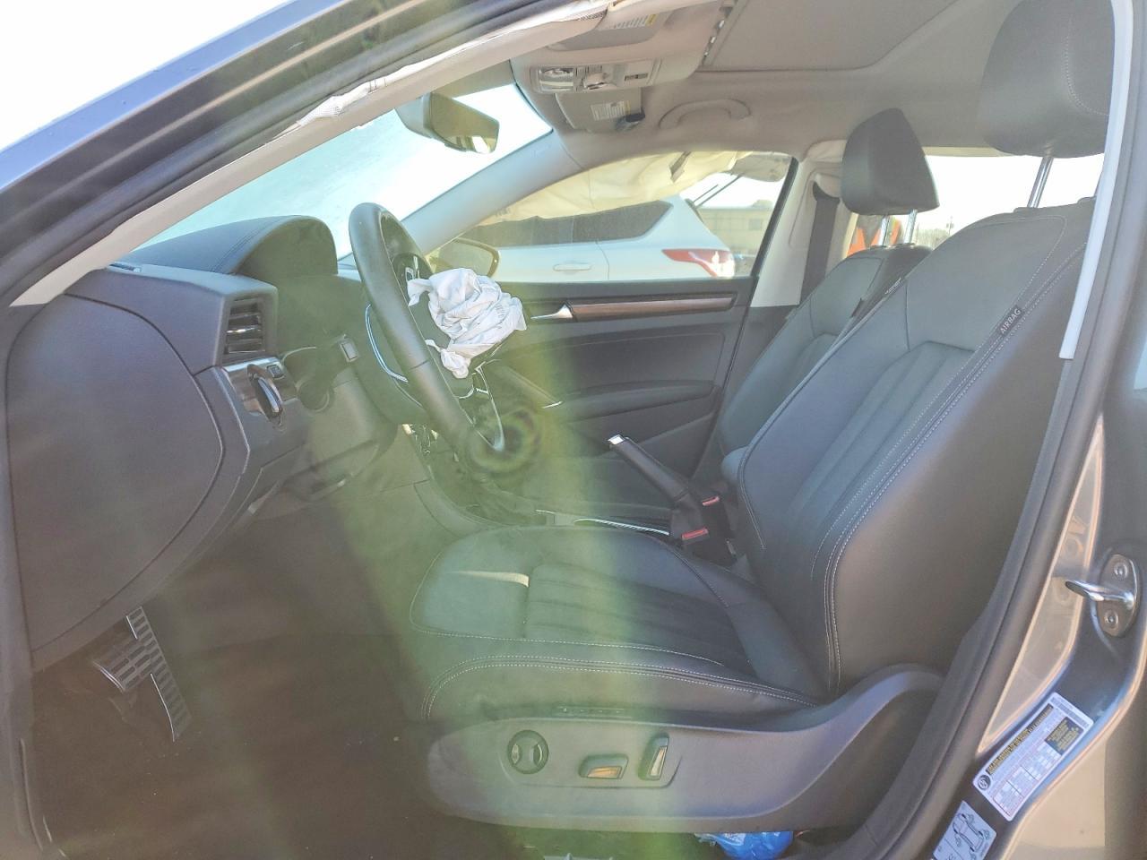 2022 Volkswagen Passat Limited Edition