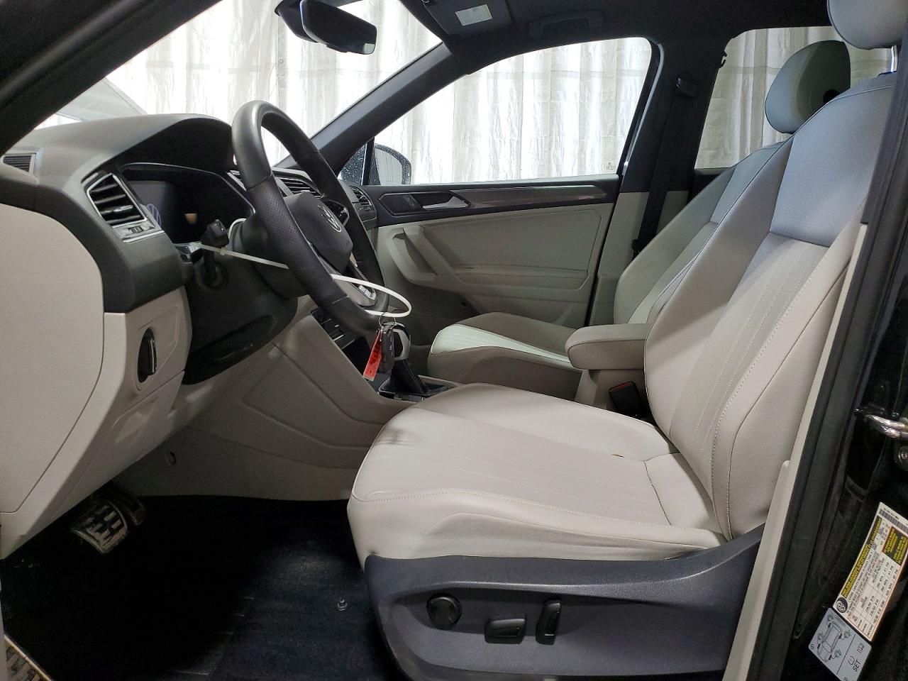 2022 Volkswagen Tiguan se R-line Black