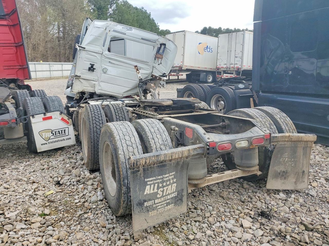 2015 Volv O VNL Semi Truck