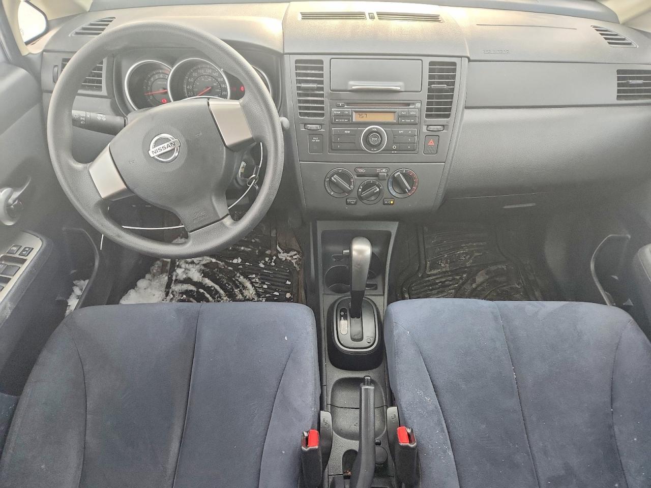 2010 Nissan Versa s