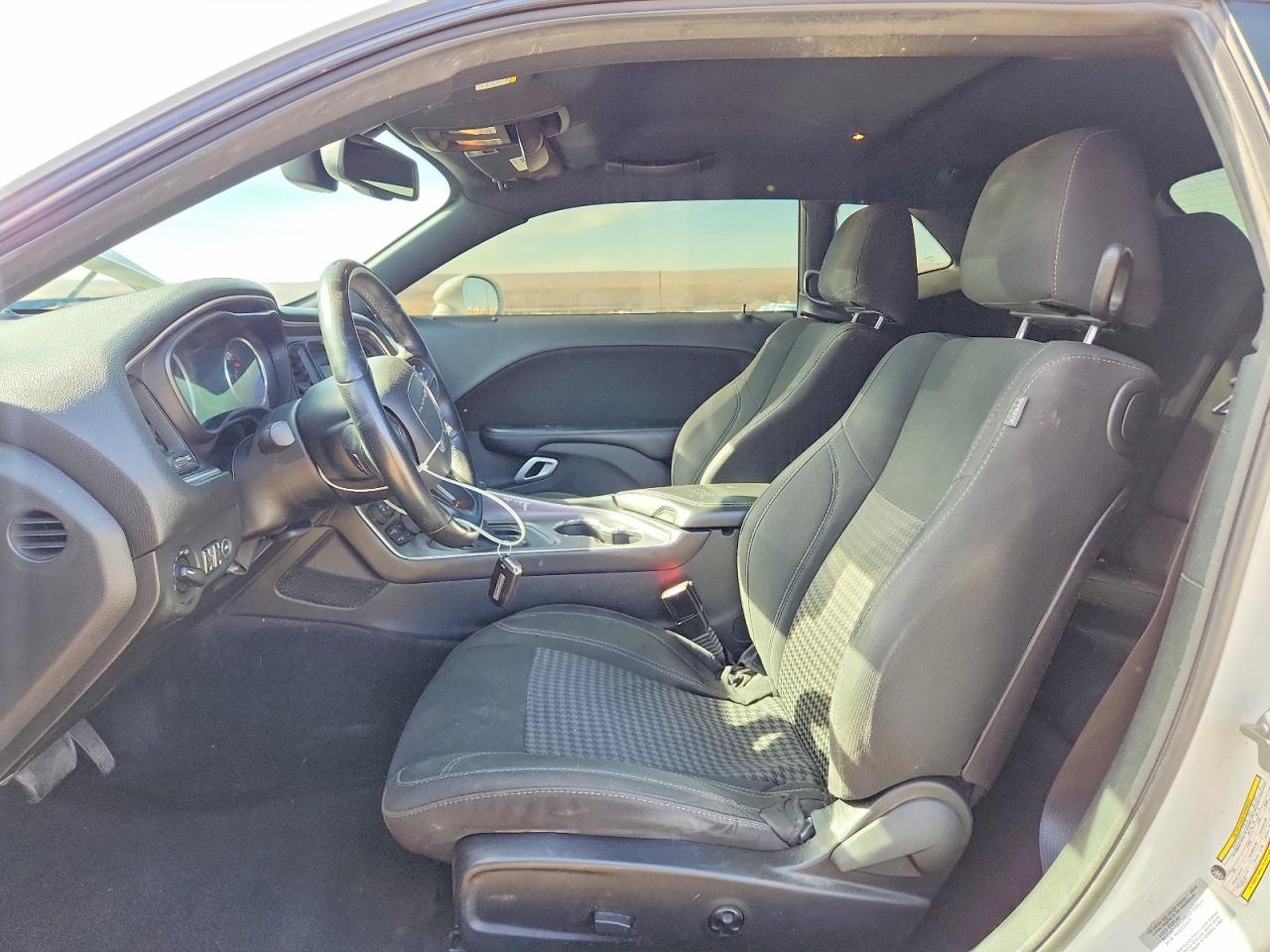 2016 Dodge Challenger sxt