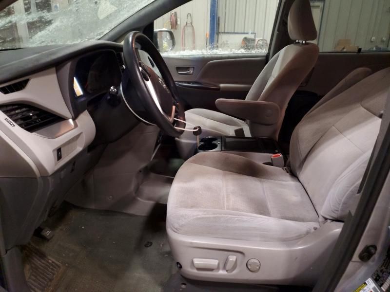 2016 Toyota Sienna le