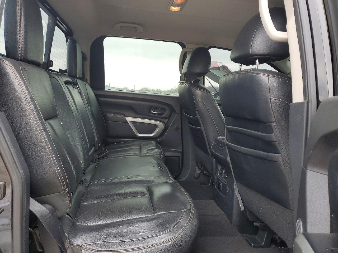 2016 Nissan Titan XD SL