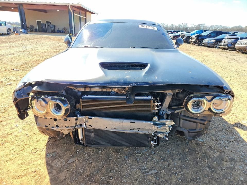 2017 Dodge Challenger r