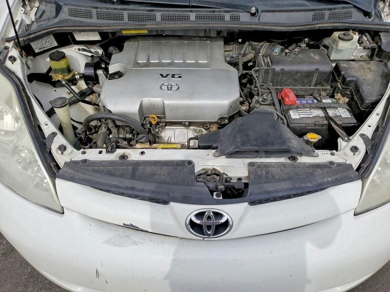 2010 Toyota Sienna ce