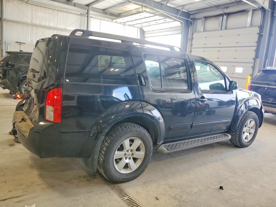 2012 Nissan Pathfinder s