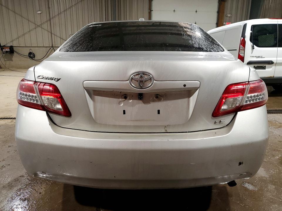 2010 Toyota Camry le