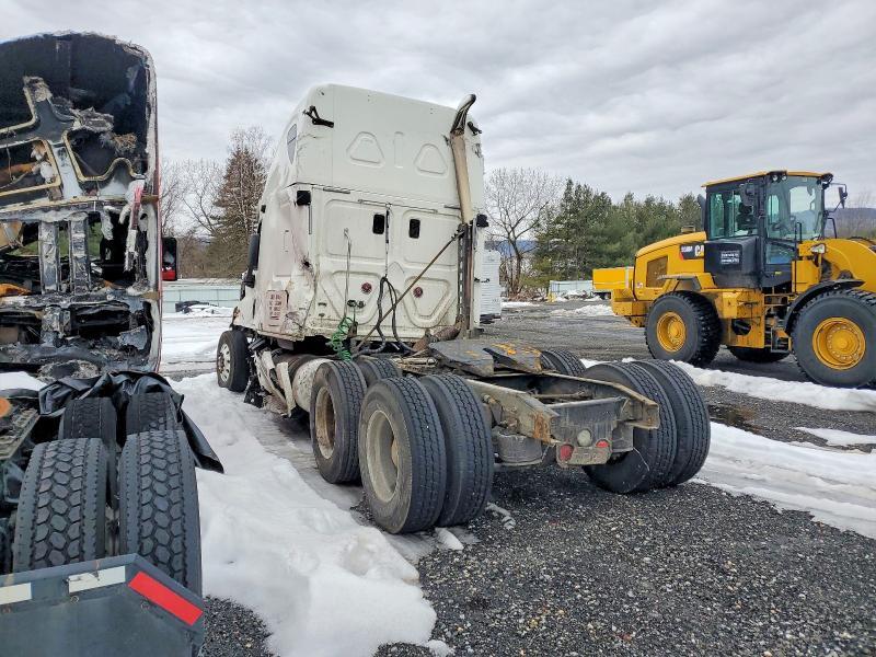 2011 Freigliner 2011 Freightliner Cascadia 125 Semi Truck