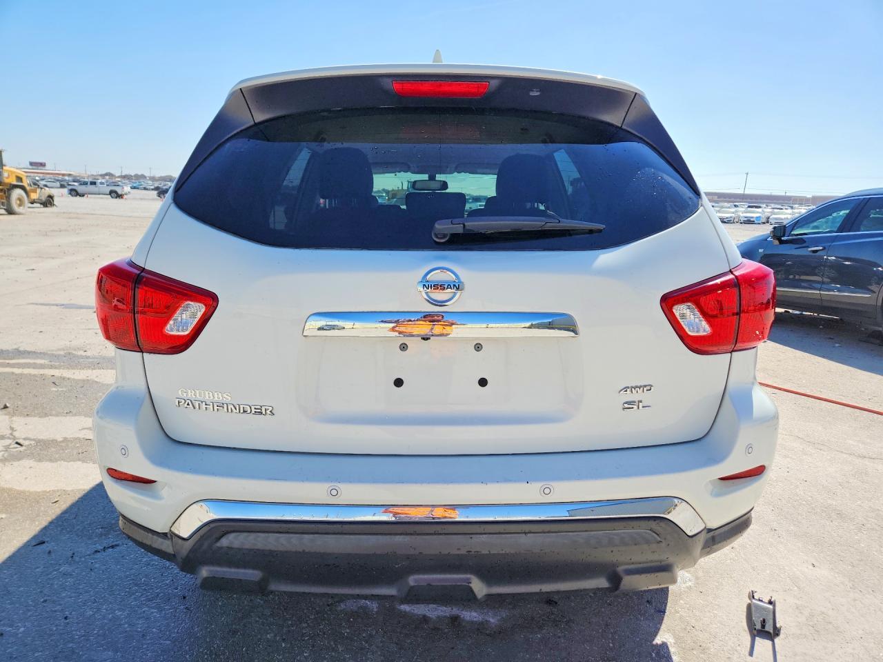 2019 Nissan Pathfinder sl