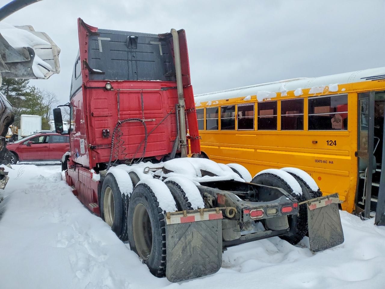 2015 Volvo VNL Semi Truck